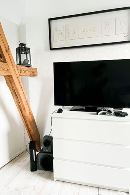 Modernes Apartment Mit Balkon Free Parking Netflix Целле Экстерьер фото